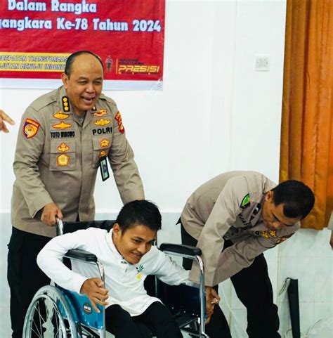 Tim Dokter Rs Bhayangkara Polda Sumsel Gelar Bhakti Kesehatan Berikan