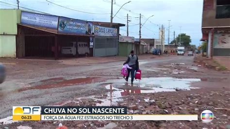 Vídeo Chuva causa transtornos a moradores do Sol Nascente Bom Dia DF