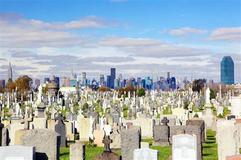 11 Most Beautiful Revered And Historical Cemeteries In Nyc