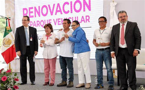 Destaca Rosa Ícela Rodríguez renovación del parque vehicular del