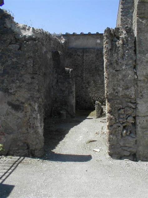 Vi Pompeii May Entrance Doorway