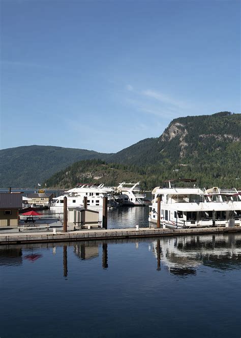 Sicamous Houseboats - Houseboating on the Lake - Shuswap Houseboats