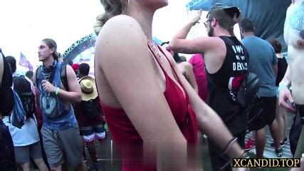 Horny Girl In Thong Giving Show Show Gurl