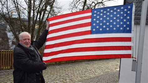 Stars And Stripes Zu Bidens Amtseinf Hrung In Olpe Gehisst