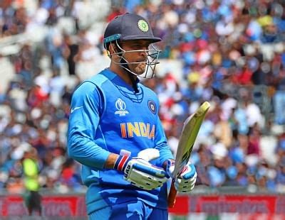 Congress Backs Dhoni Over Balidaan Badge On His Glove