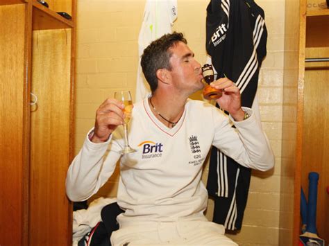 Kevin Pietersen Can Help England Do Ashes Double Vaughan Rediff Cricket