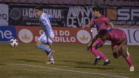 Dos Zarpazos Y Tres Puntos Para El Compostela Ante El Ourense Cf