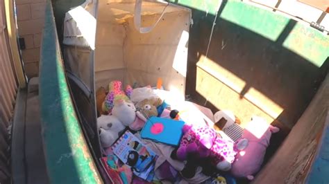 Dumpster Diving They Threw Away Their Kids Stuff Youtube