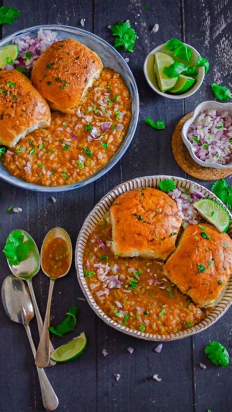 Famous Pav Bhaji In Mumbai मुंबईतील या ठिकाणी मिळते चमचमीत आणि झणझणीत