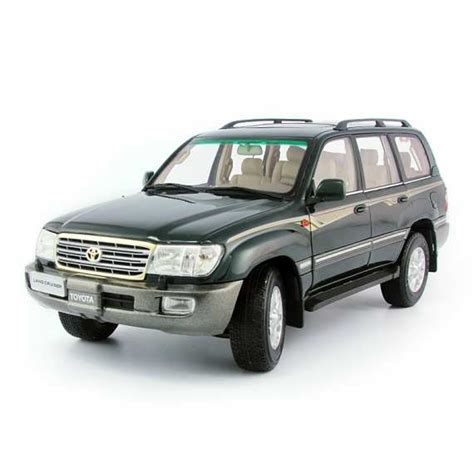 1 18 Toyota Land Cruiser 2005 зеленый Paudi Models Toyota Modelki