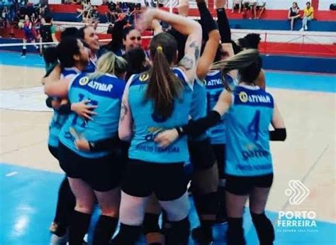 Equipe feminina de vôlei de Porto Ferreira conquista medalha de bronze