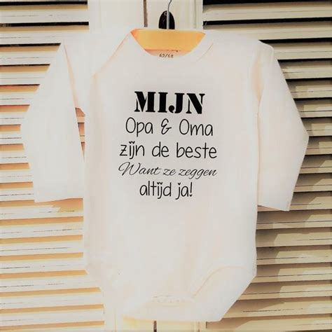 Baby Rompertje Met Tekst Opdruk Mijn Opa En Oma Zijn De Beste Want Ze