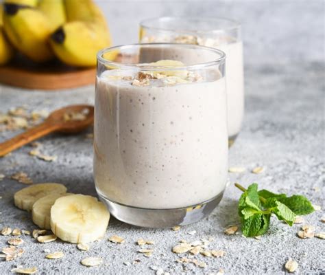 Frullato Proteico Con Mandorle Banana E Cacao