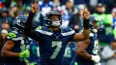 Seahawks Qb Geno Smith Wins Comeback Player Of The Year Yardbarker