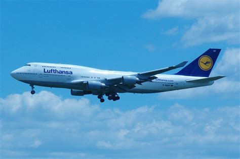 Lufthansa 747 Landing At Dulles Pentax User Photo Gallery