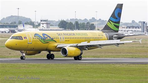 XU 724 A320 Sky Angkor Airlines XU 724 Airbus A320 232 Sky Flickr