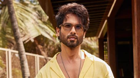shahid kapoor    semi embarrassed    year age gap