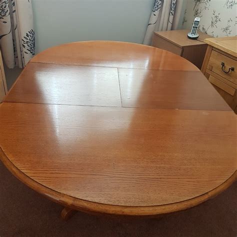 Reduced !! Extendable 6 seater oak round dining table | in Lydney ...