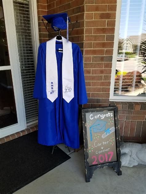 Entryway Graduation Display On Front Porch Graduation Party High