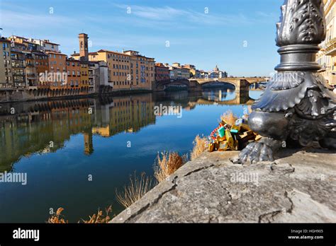 Arno Bridge Over The Arno Hi Res Stock Photography And Images Alamy