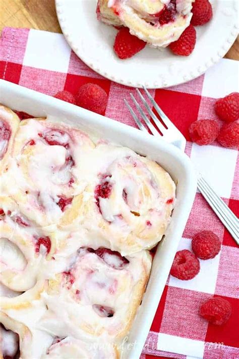 Raspberry Cream Cheese Sweet Rolls Sweet Roll Recipe Sweet Roll