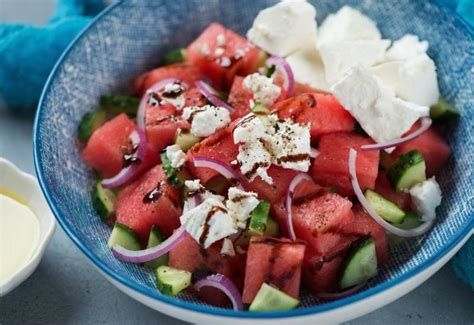 Osvježavajuća kombinacija Hladna salata od lubenice i krastavca