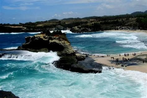 Surganya Pantai Di Jawa Timur 8 Rekomendasi Pantai Menawan Di Pacitan