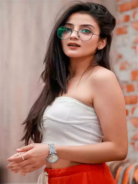 Tulsi Escorts Call Girls Kolkata Provide 100 Safe Consensual Sex