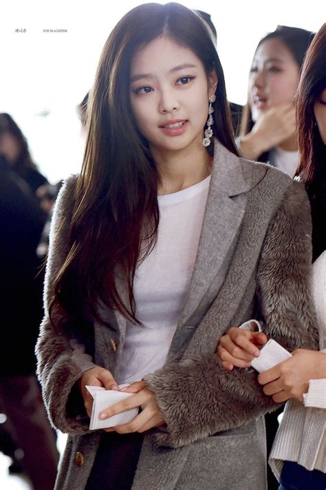 Вот доказательство того, что Дженни из BLACKPINK всегда одета так ...