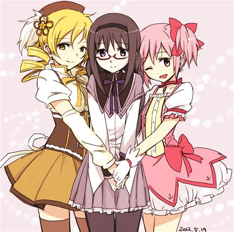 Safebooru 3girls Akemi Homura Holding Hands Kamekoya Sato Kaname Madoka Mahou Shoujo Madoka