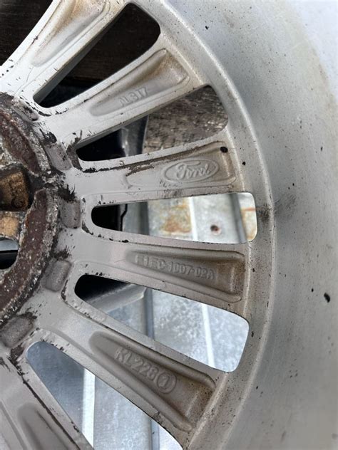 Шины летние Toyo 215/50 R17, литые диски 7Jx17 ET50 5x108 на Ford Focus ...