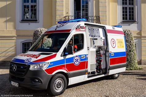 Nowy ambulans dla białostockiego pogotowia Z budżetu obywatelskiego