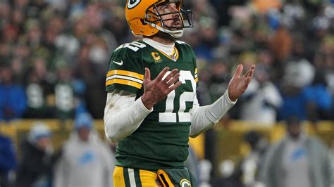 Aaron Rodgers throws interception on final pass of disappointing 2022 ...