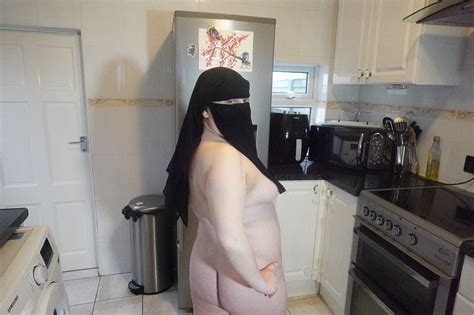 Posing Fully Nude In Niqab Pics XHamster