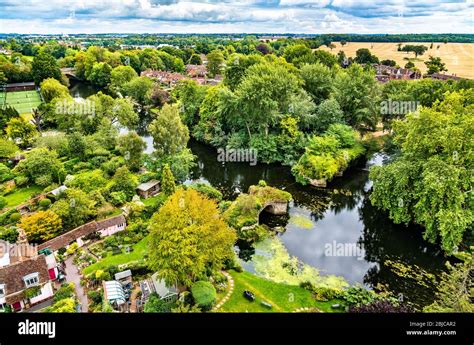 Ruined bridge across the Avon river in Warwick, England Stock Photo - Alamy