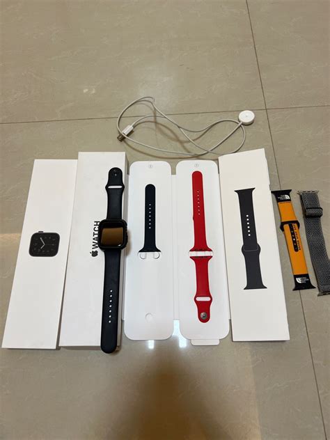 Apple watch SE, Mobile Phones & Gadgets, Wearables & Smart Watches on ...