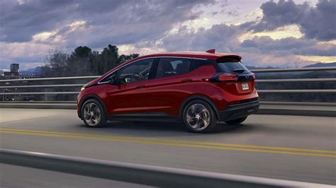 Novo elétrico Chevrolet Bolt retorna reestilizado em setembro no Brasil