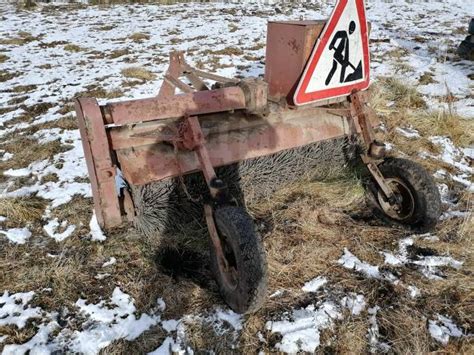 Продам щетку дорожную, б/у, трактор, в наличии. Цена: 55 000₽ в Иркутске