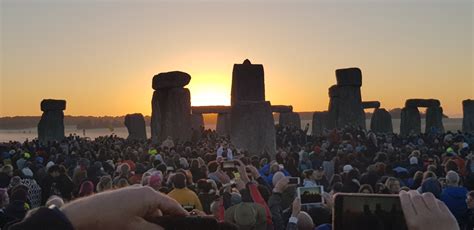 Stonehenge Summer Solstice Sunrise Tour | Stonehenge Guided Tours