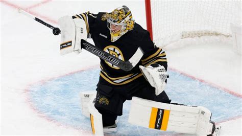 Bruins’ Jeremy Swayman explains arbitration comments