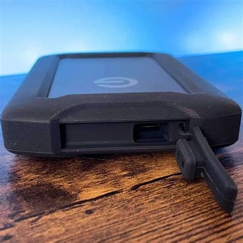 Купить Внешний жесткий диск SanDisk Professional G-DRIVE ArmorATD 1 ТБ ...