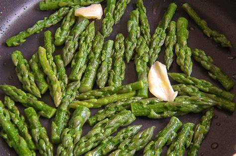 Conchiglioni Rigati Con Crema Di Asparagi E Pomodorini Al Forno Un