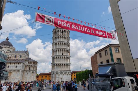 Pisa, il gran giorno del Giro d’Italia: festa, divieti e scuole chiuse