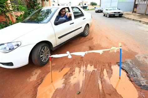 Em Poca De Chuva Buracos Em Vias Do Df Se Multiplicam E Acarretam