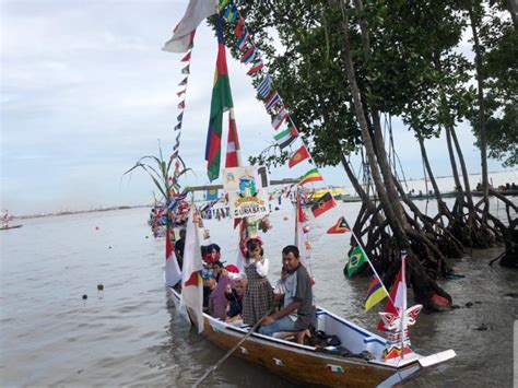 Meriahkan Lebaran Ketupat Masyarakat Pesisir Desa Tajungan Adakan