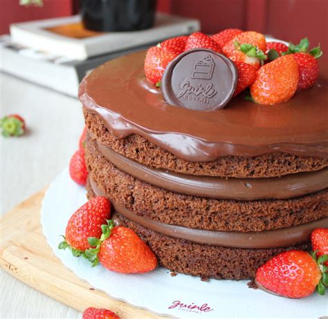 Naked Cake Chocolate E Morangos