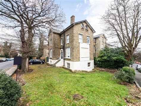 2 Bed Flat For Sale In Hamlet Road Crystal Palace London Se19 £