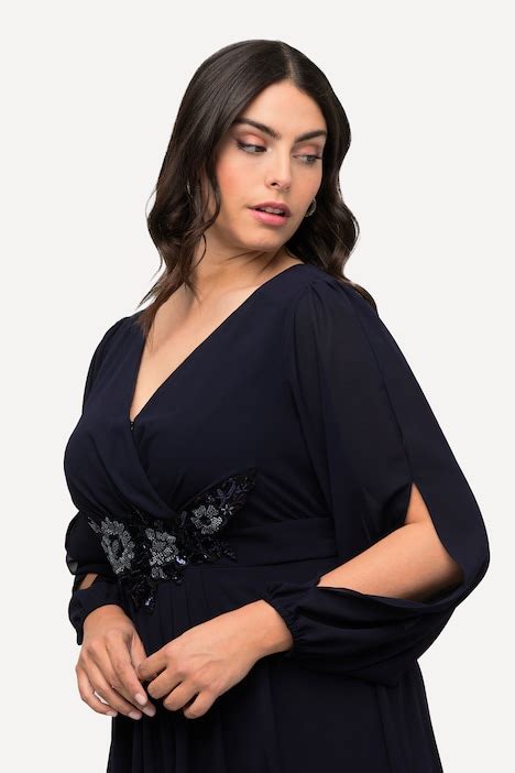 Robe de soirée avec ceinture brodée décolleté en V et manches longues