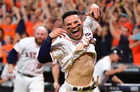 Jose Altuve Standing Tall Again As Astros Host Giants UPI