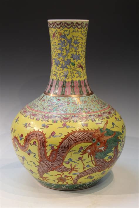 Bid Now Large Chinese Famille Rose Porcelain Vase With Dragon Qian